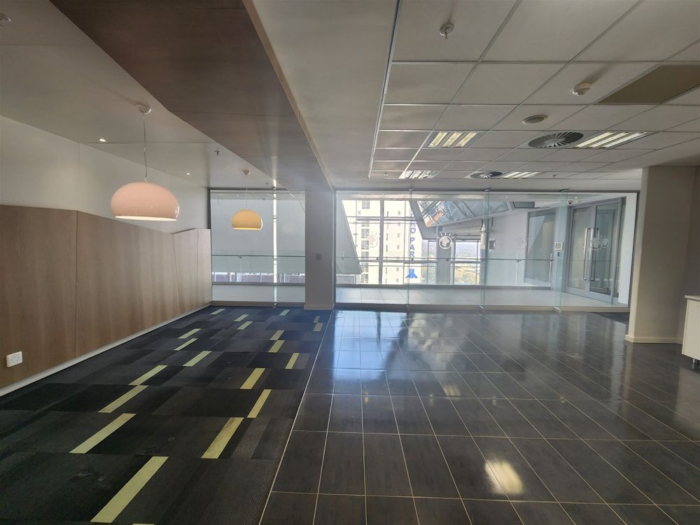 90 Grayston Dr - Sandton -2nd Fl 1742m² (10