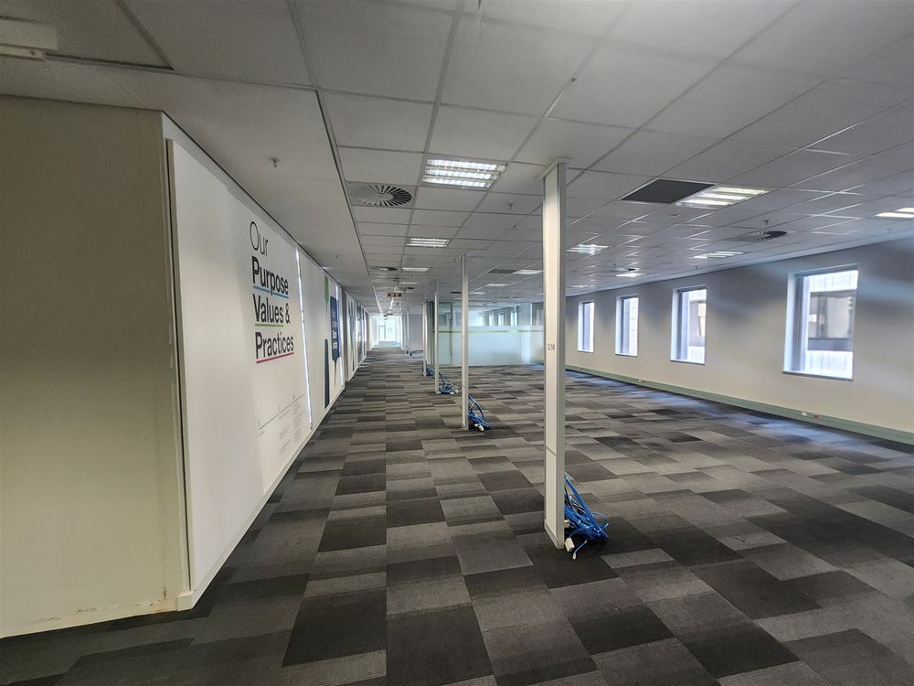 90 Grayston Dr - Sandton -2nd Fl 1742m² (8