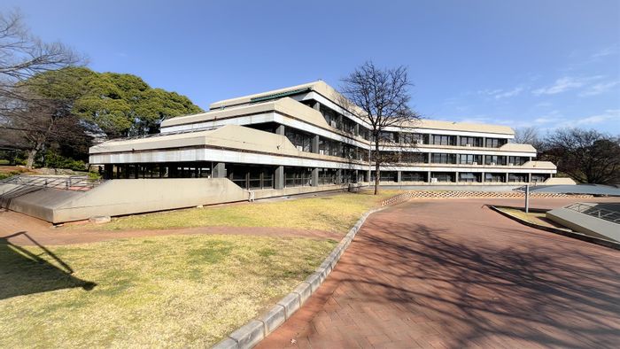 Essexwold Office To Rent: 217m², 24-hour security, fibre internet, backup generator.