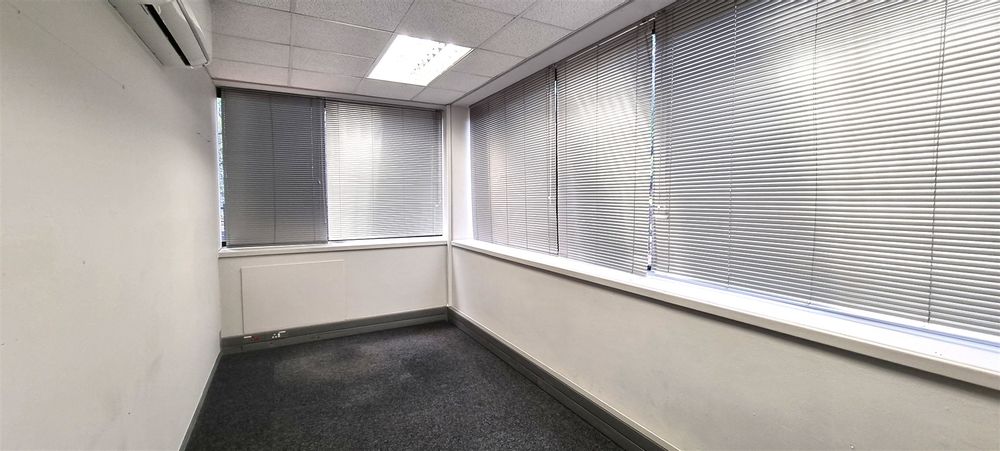 The Woodlands-Woodmead-Building 21 B&C (14