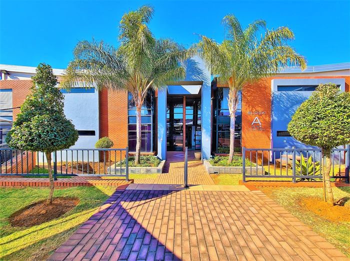 To Rent: Office in Ruimsig with private balcony, parking, and 24-hour security.