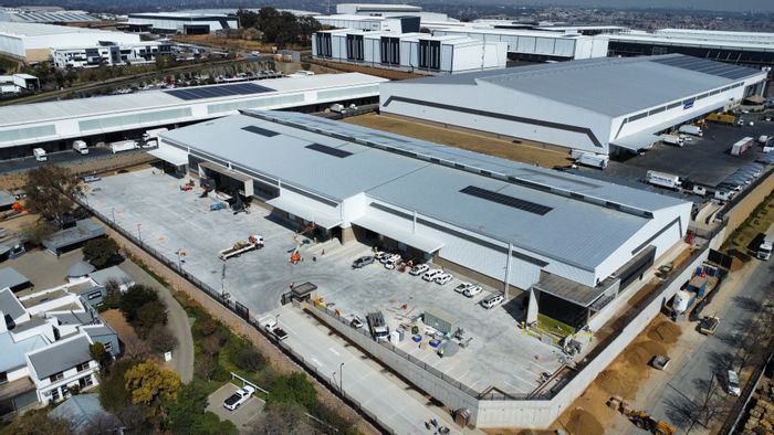 Industrial space to rent in Linbro Park with 3-phase power and 24-hour access.