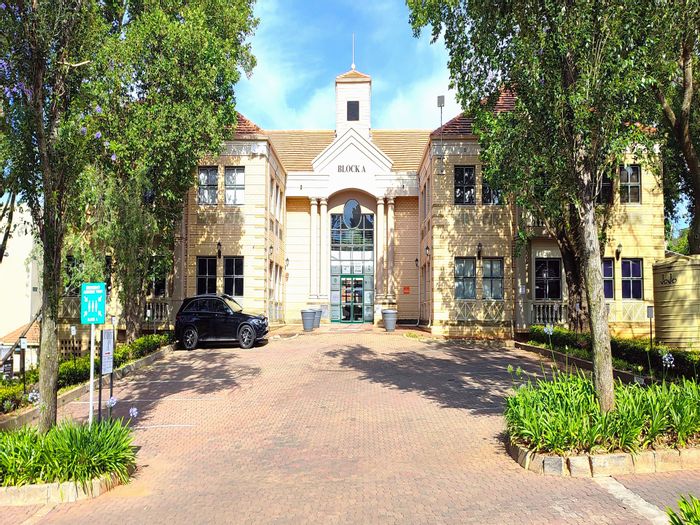 205m2 Office to Rent in Dunkeld Park with 24-hour security and courtyard access.