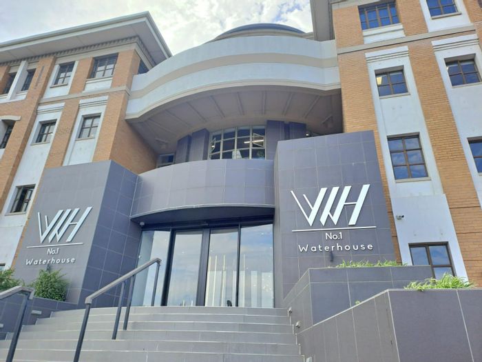 Retail space to rent in Century City with kitchen, storage, and parking options.