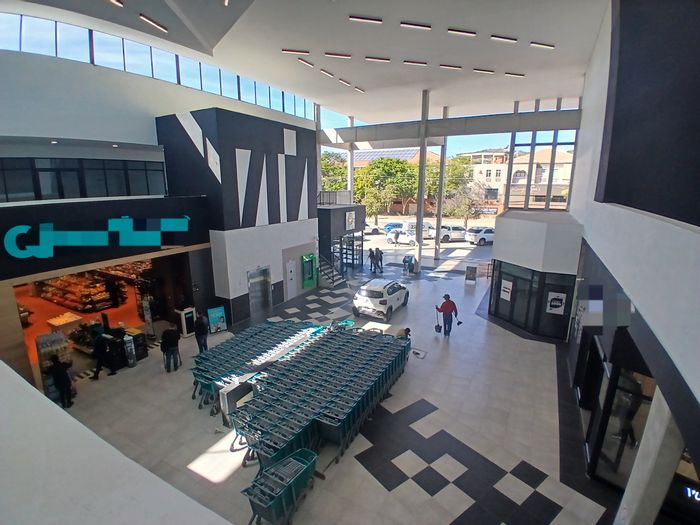 To Rent: Restaurant in Bo Dorp with secure parking and high foot traffic.