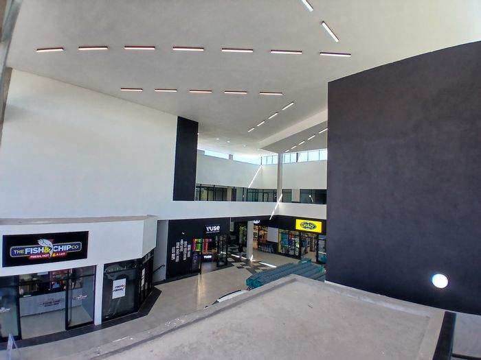 Retail Space To Rent in Bo Dorp – High foot traffic, customizable unit available.