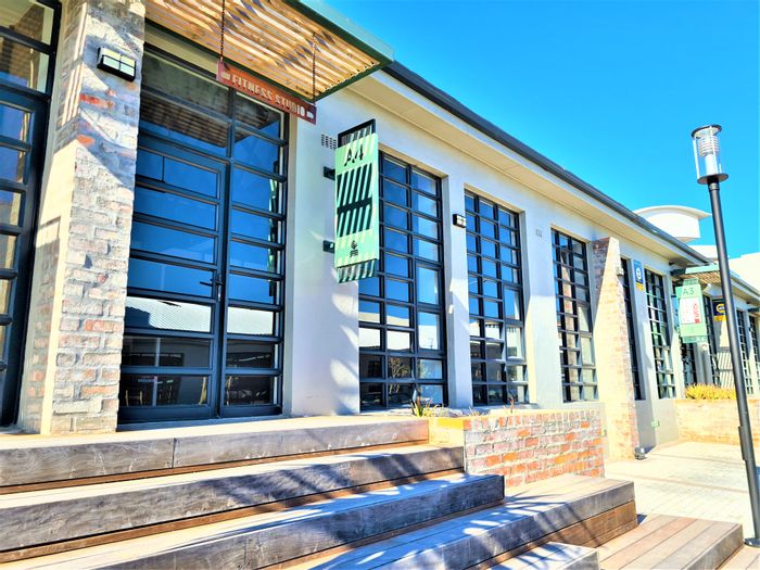 To Rent: Office in Salt River with parking, kitchenette, and 24-hour security.