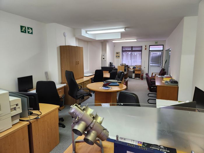 For Sale: Office in Westlake with natural light, parking, and nearby amenities.