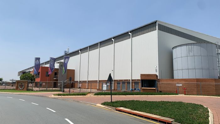 Industrial facility to rent in Gosforth Park with large yard and multiple access points.