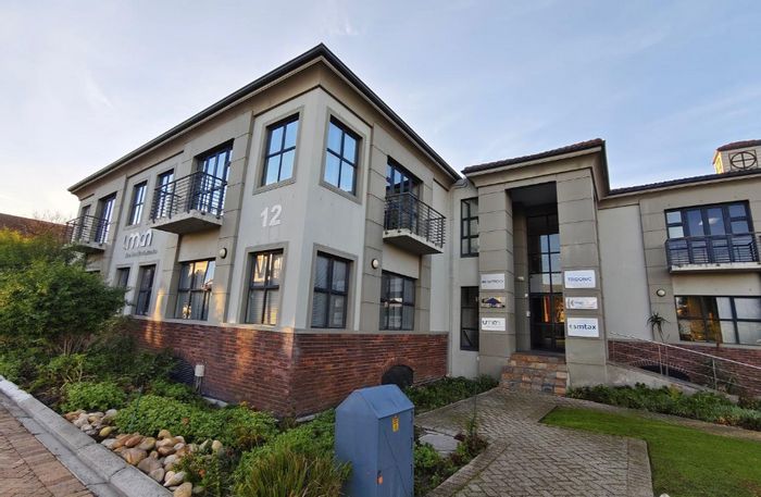 Office To Rent in Century City: 108m², secure park, 24/7 access, parking available.