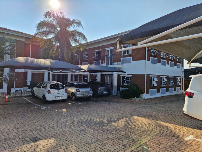 Office To Rent in Centurion Central: 4 offices, shared amenities, ample parking.
