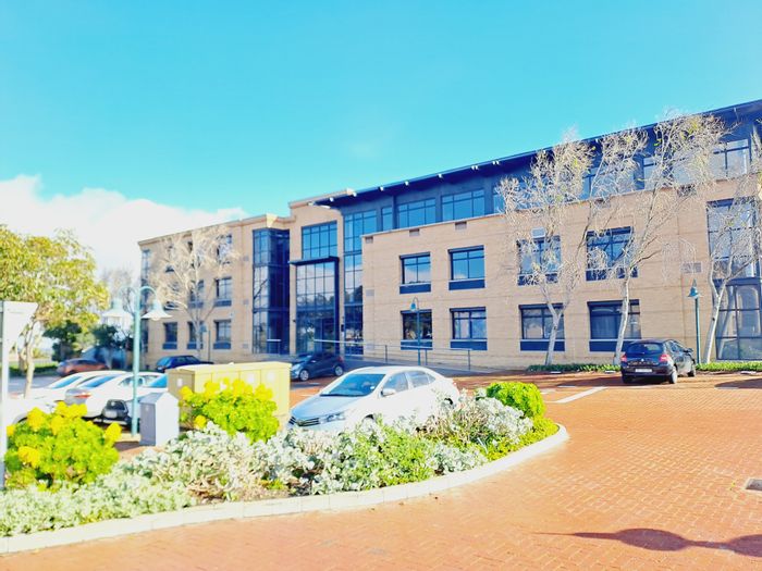 To Rent: Office in Plattekloof with parking, security, and backup power.