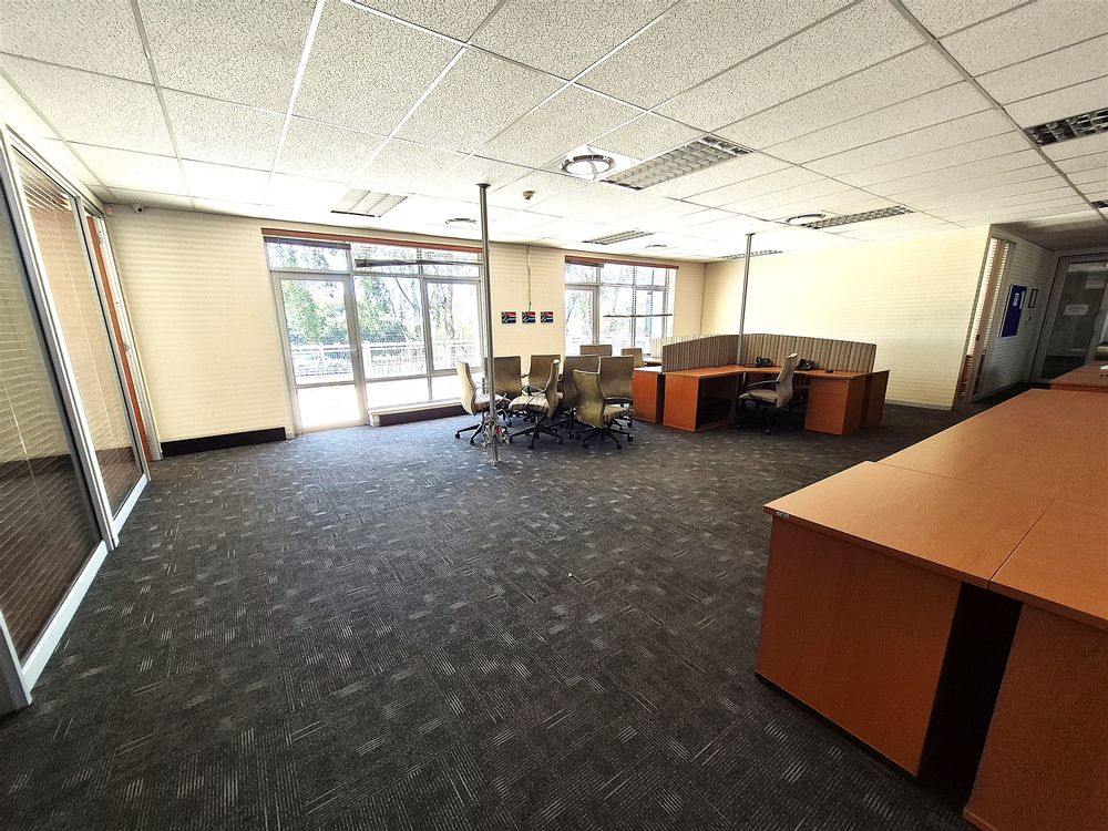 Ferguson Place - Illovo - 611.87m² Gr Fl  (2