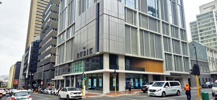 Prime 704sqm office to rent in Cape Town City Centre with customizable layout.