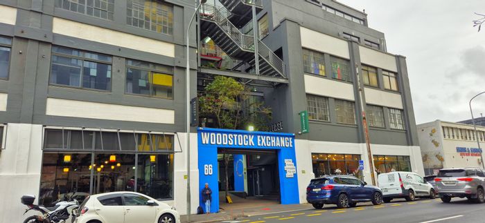 Office To Rent in Woodstock: Flexible layout, high ceilings, vibrant community amenities.