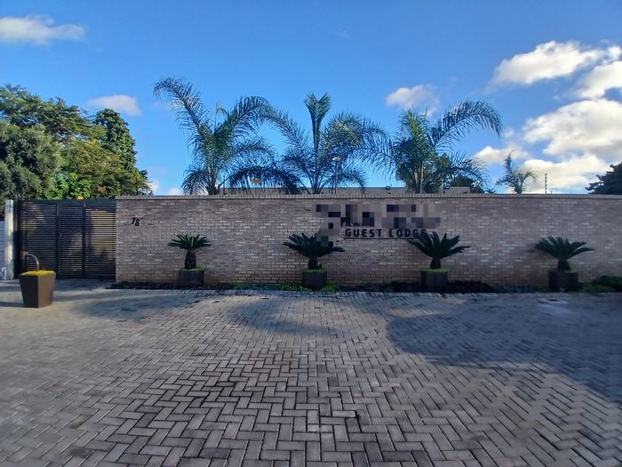 Oos Einde Guest House For Sale: 20 rooms, restaurant, secure parking, turnkey opportunity.