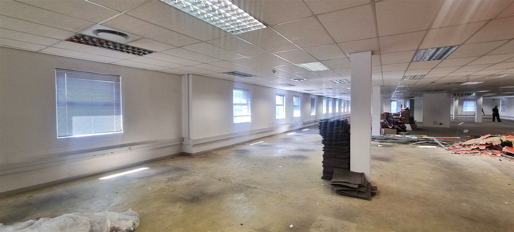 The Woodlands-Woodmead-Building 30 (6)