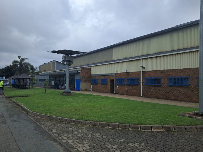 Industrial warehouse to rent in Clayville East with office, secure complex access.