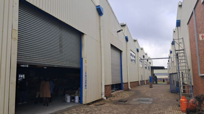 Industrial warehouse to rent in Clayville East, secure complex with dual access.