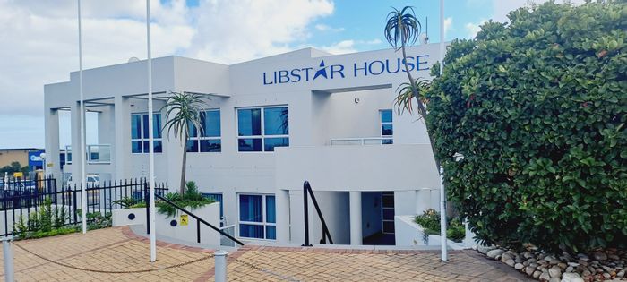 Office To Rent in Plattekloof: Ground floor, balcony, secure parking, near amenities.