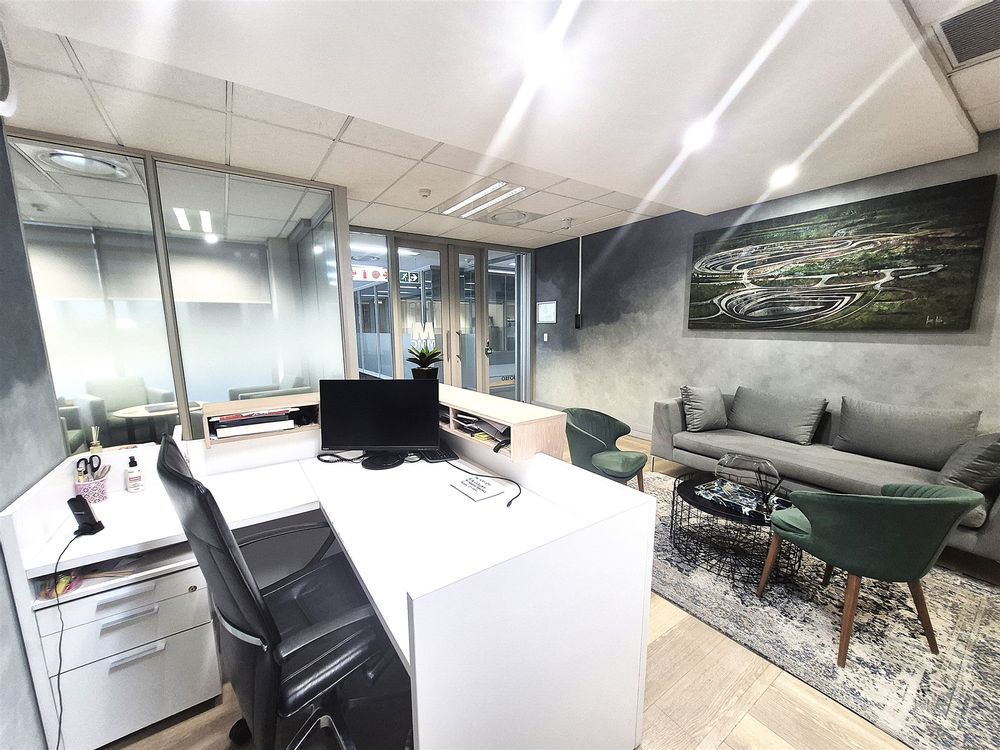 Offices to let-Oxford Corner-Rosebank-2nd Fl,475m² (8