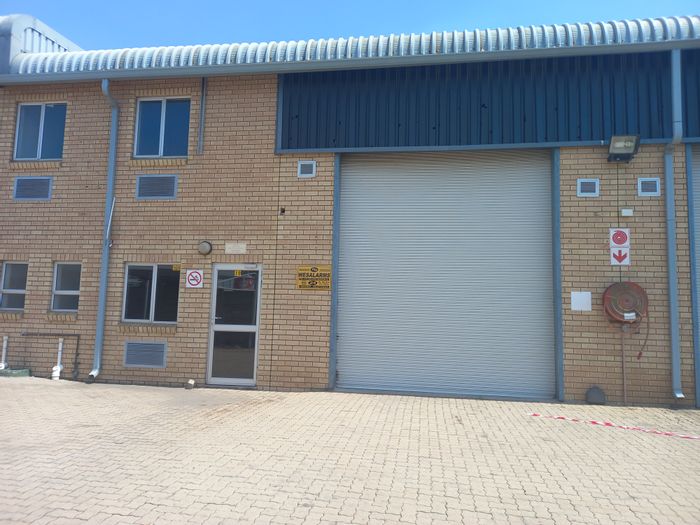 Industrial Space To Rent in Oos Einde with Office, Mezzanine, and Kitchenette.