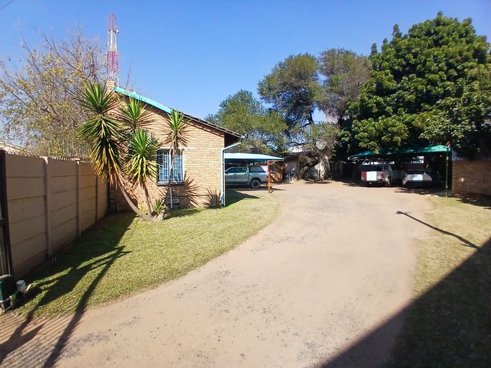 Rustenburg Central Office For Sale: Versatile setup, rental income, ample parking.
