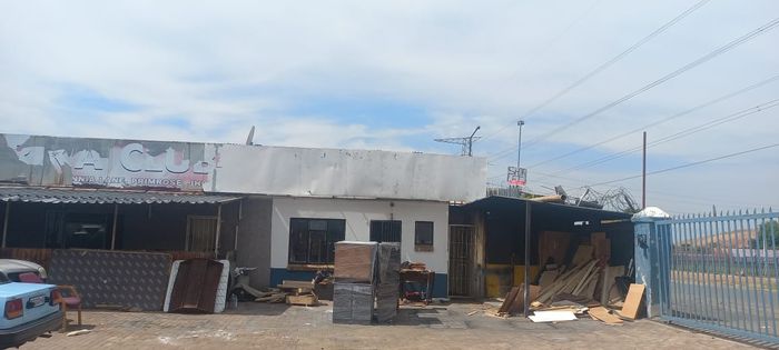 For Sale: Primrose Business with R30,000+ Income, 935sqm, Prime N12 Access
