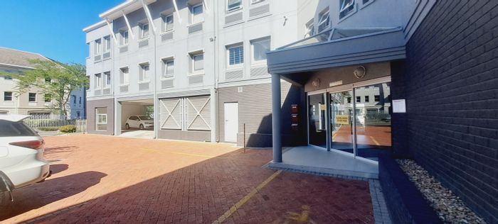 Rosenpark Commercial Space To Rent: 422 m², auditoriums, offices, security access.