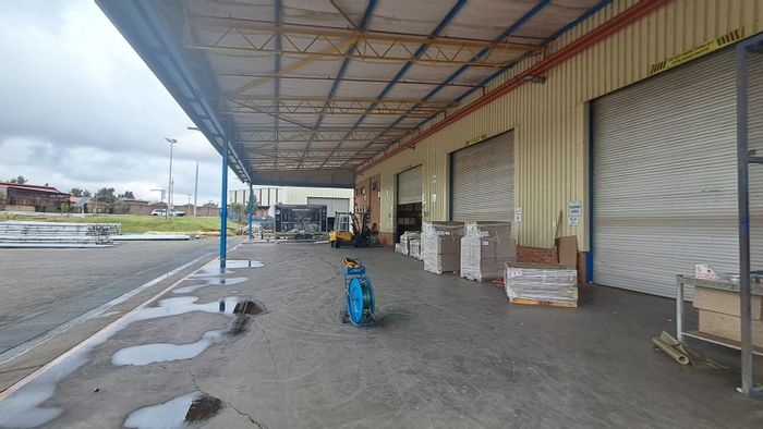 Two warehouses for rent in Clayville East, secure park with ample access.