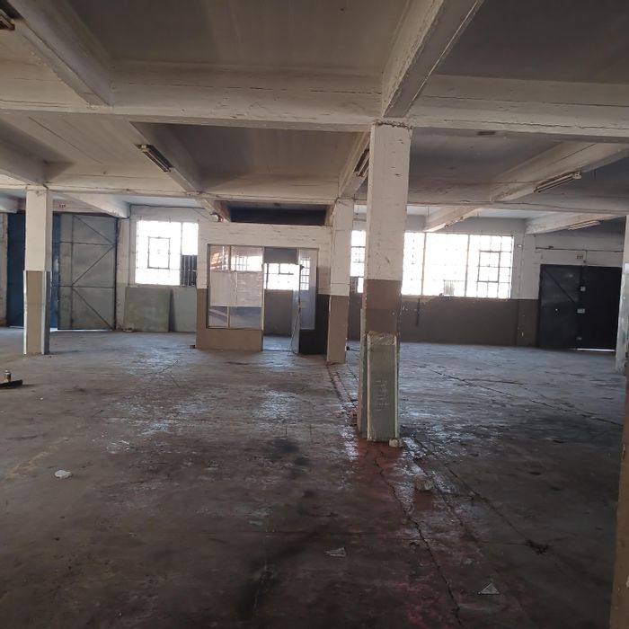 Industrial building with offices, change rooms, and goods lift in Selby To Rent.