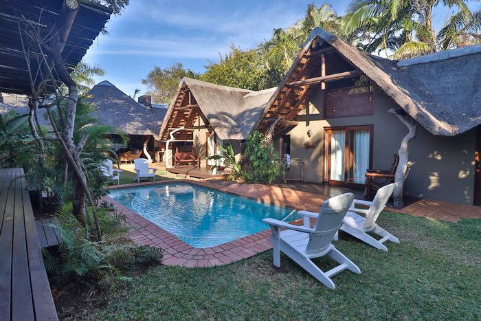For Sale: Guest House in Malelane Central with 6 en-suite rooms, pool, Lapa.