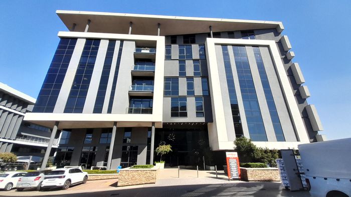 To Rent: 20m² Office Suite in Waterfall with shared kitchen and secure access.