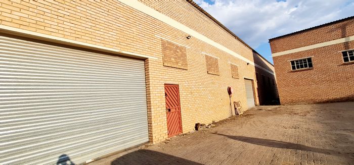 Industrial warehouse to rent in Louis Trichardt Central, 250m2 with flexible leasing.