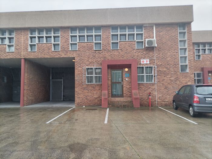 Industrial Warehouse To Rent in Montague Gardens with office space and secure access.