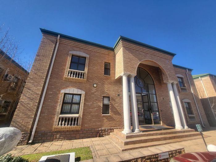 To Rent: 300m² Office in Highveld Technopark with kitchenette and flexible layout.
