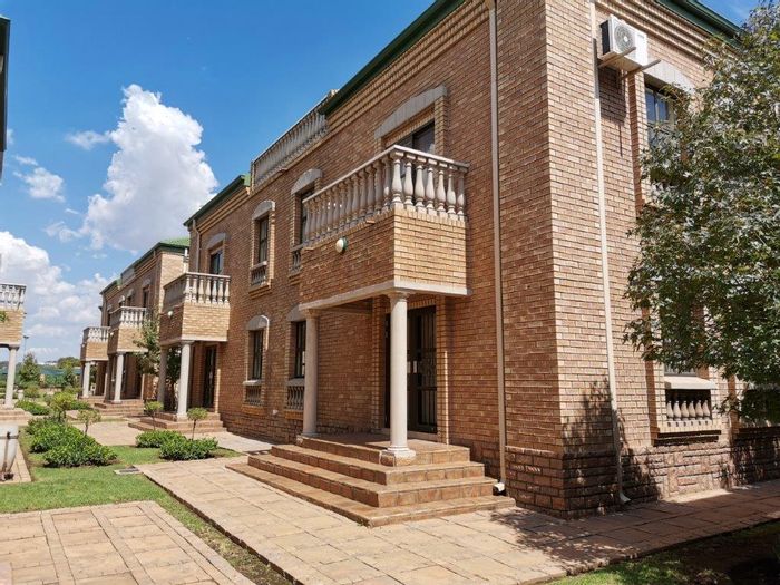 To Rent: 75m² Office in Highveld Technopark, customizable layout, prime location.