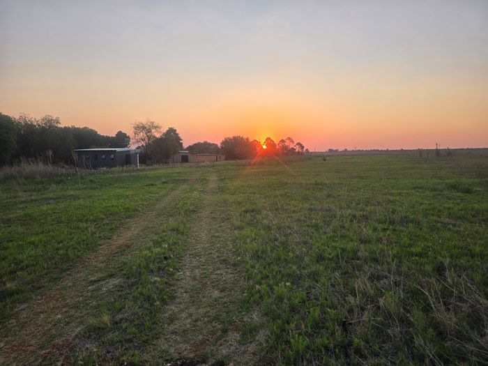 For Sale: 26-hectare Cullinan Rural farm with water supply, grazing, and spacious home.