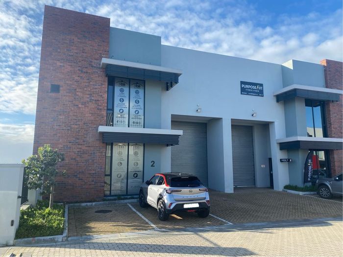 Industrial Property To Rent in Bonnie Brae: Warehouse, office, yard, secure access.