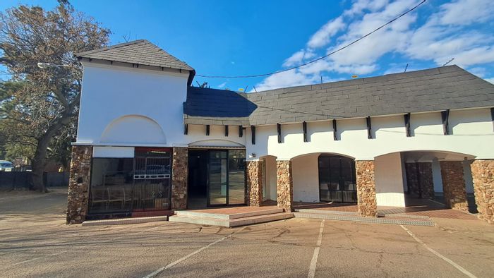 Retail Space to Rent in Irene - 112m², prime location, good exposure.