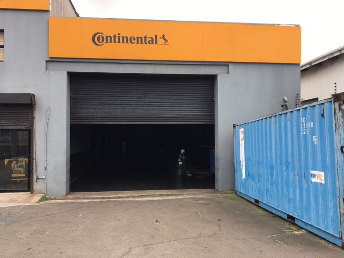Commercial Space To Rent in Richards Bay Central, 516m², flexible layout options.