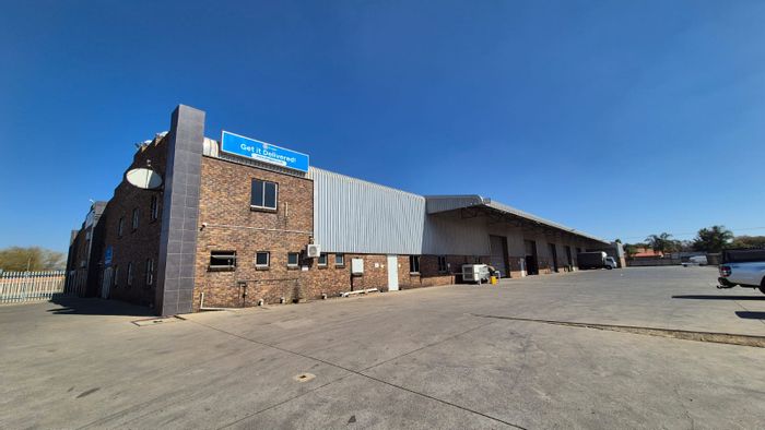 To Rent: Industrial warehouse in Silverton with offices, loading bays, and security.
