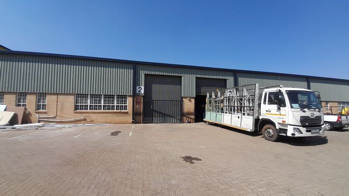 Industrial unit in Halfway House to rent, features office space and warehouse access.