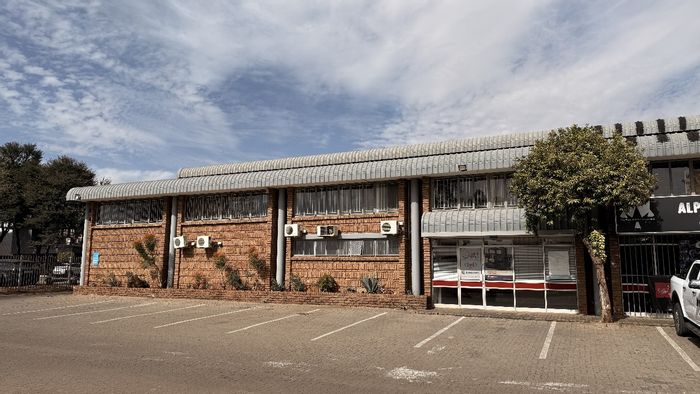 Industrial warehouse to rent in Hennopspark with secure access and ample space.
