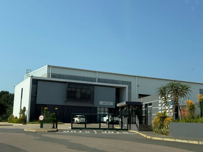 Industrial Property To Rent in Broadlands: 845sqm, 24-hour security, ample parking.