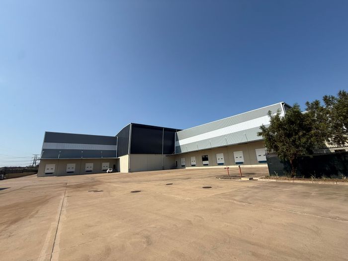 Industrial Warehouse To Rent in Cornubia Central: 23,000 sqm, excellent transport access.