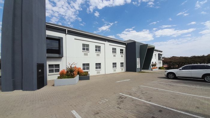 To Rent: 588m² Office in Halfway Gardens with flexible layout and secure access.