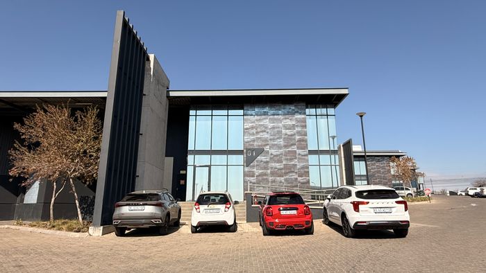 Industrial space to rent in Louwlardia with excellent access and security features.