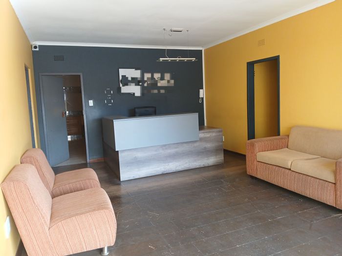 Office To Rent in Bo Dorp with reception, multiple offices, security, and parking.