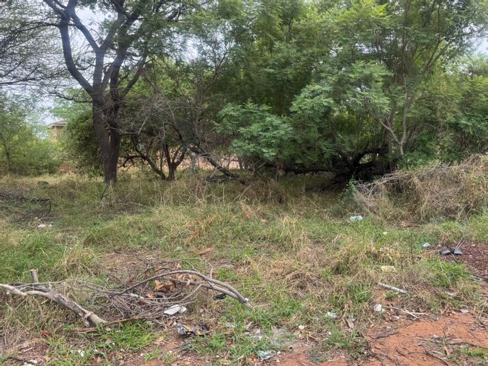 Vacant Land Commercial for Sale in Lephalale Central, 1840m2 prime location.